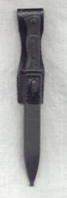 Bayonet_with_holster.jpg (4414 bytes)